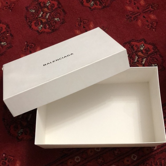 BALENCIAGA EMPTY BOX FOR SHOES - Picture 6 of 6
